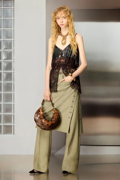 Look 11